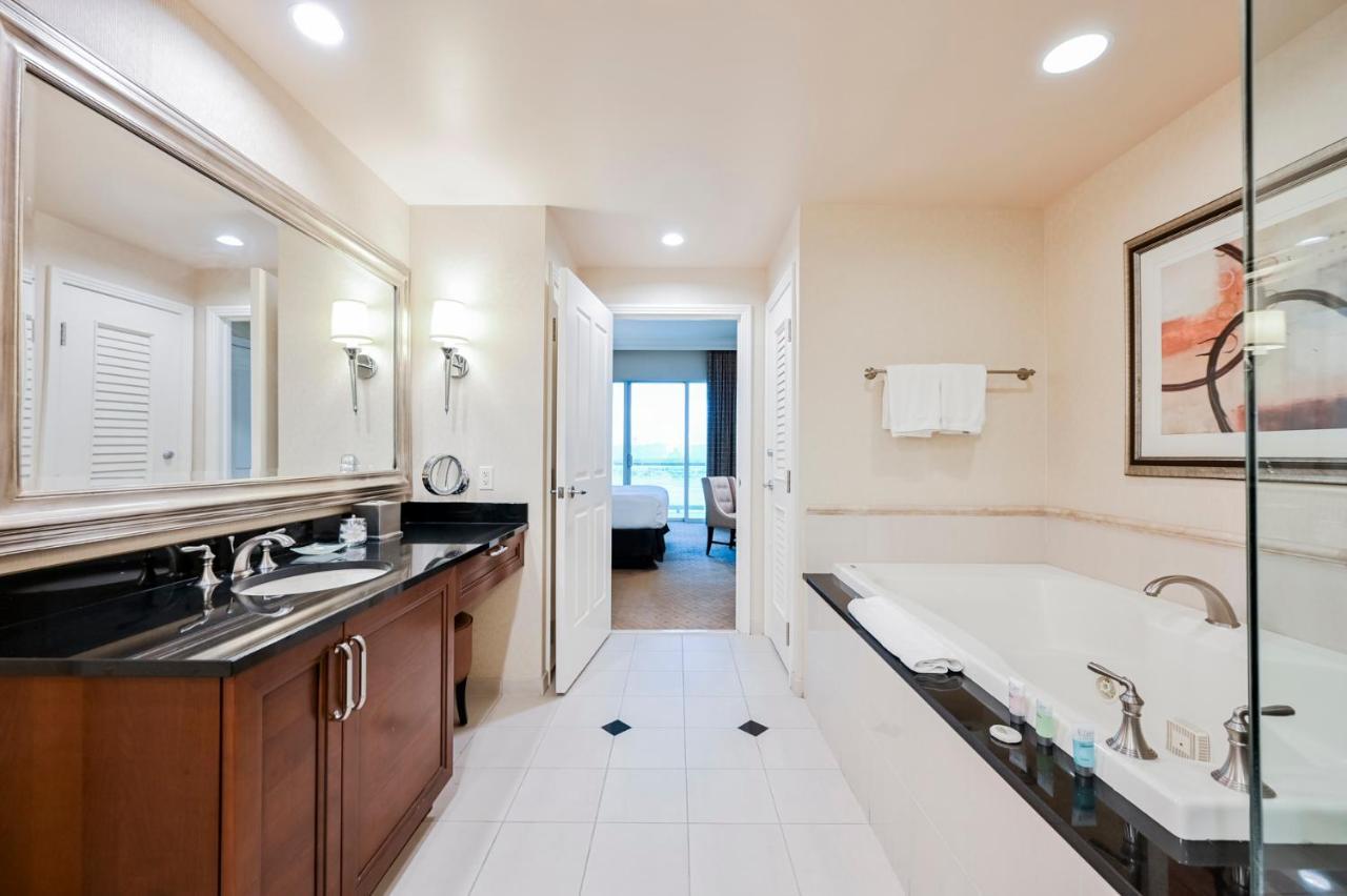 לאס וגאס Stripviewsuites Penthouse Two-Bedroom Conjoined Suite מראה חיצוני תמונה